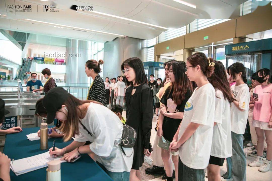 多地解禁，中華田園犬的“創(chuàng)新歸途”之旅，跨界重塑寵物文化