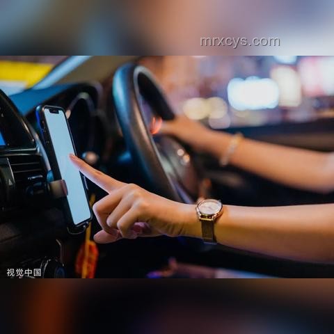 2025年飽和預(yù)警：8大專業(yè)中3大熱門現(xiàn)狀對比