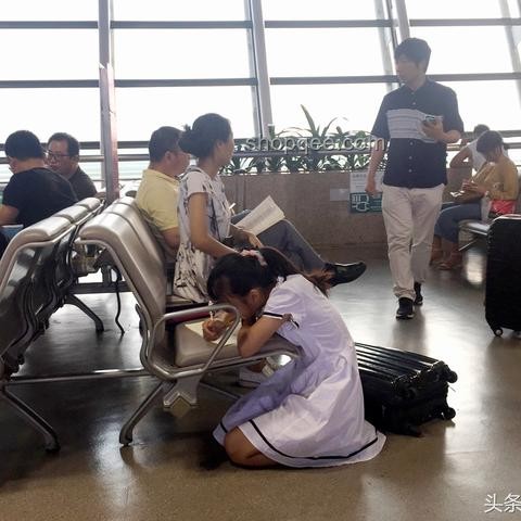 7月1號朋友圈發(fā)布內(nèi)容對比分析：風(fēng)格、內(nèi)容、互動與情感表達(dá)