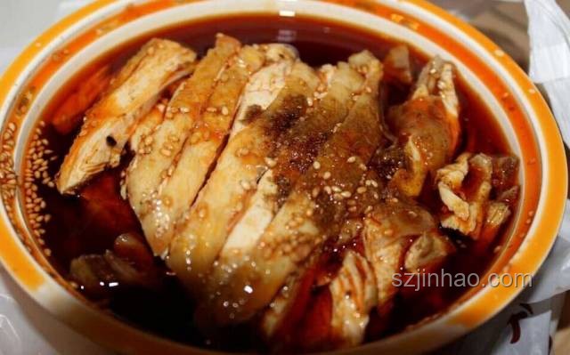 老式棒棒雞復(fù)興：傳統(tǒng)美食如何3秒征服年輕味蕾？