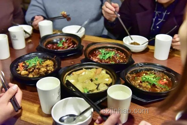 ??這飯一天賣一噸，好吃到原地暈碳的美味奇遇！