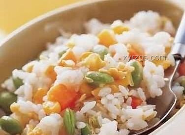 爸爸生日特供：蝦仁蛋炒飯的深度烹飪解析與情感價(jià)值