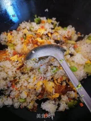 蝦仁蛋炒飯熱潮：家庭美食DIY新趨勢預測