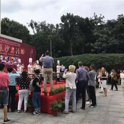 中考高分與職高烹飪：教育路徑對比分析
