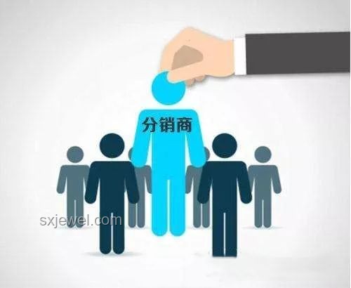 費(fèi)大廚招聘門檻：本科以下學(xué)歷服務(wù)員勿擾背后的職場(chǎng)現(xiàn)象