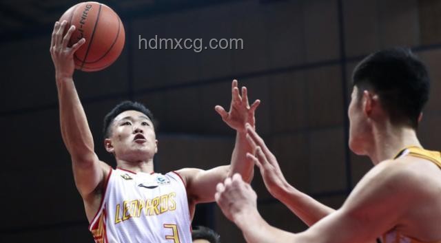 李月汝罰球神準，WNBA內(nèi)線新星閃耀