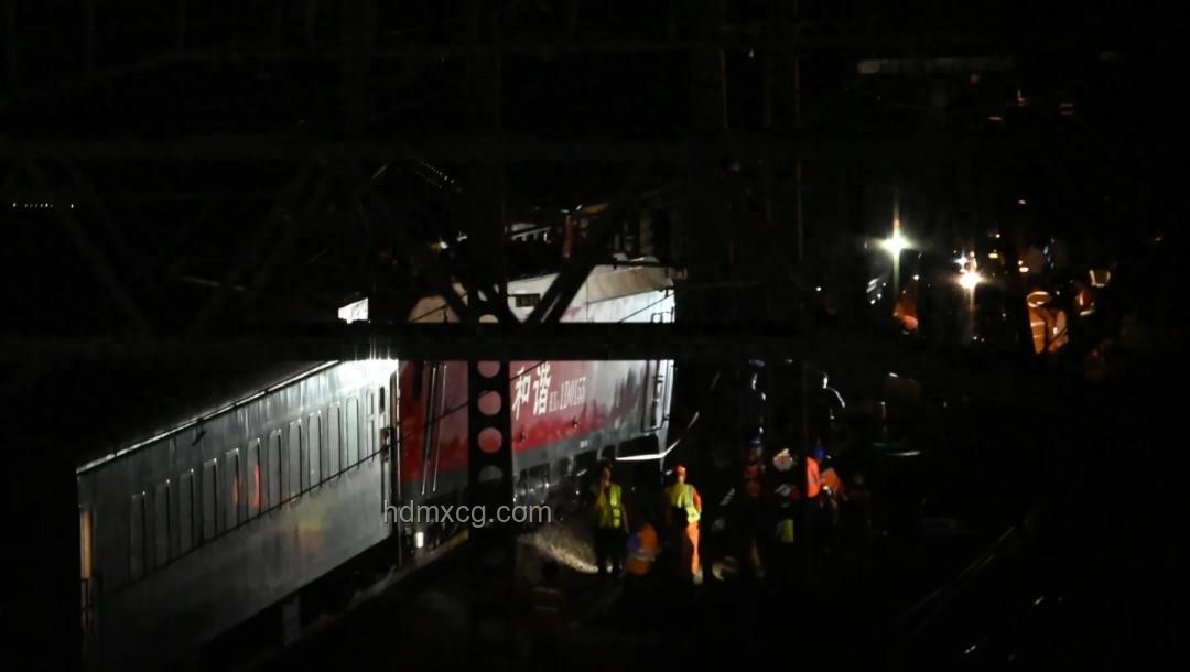 K1373次列車脫線事件分析與官方應(yīng)對