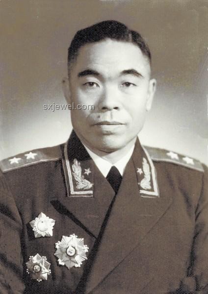李云龍革命生涯與授銜之謎：為何不如降將曾澤生？