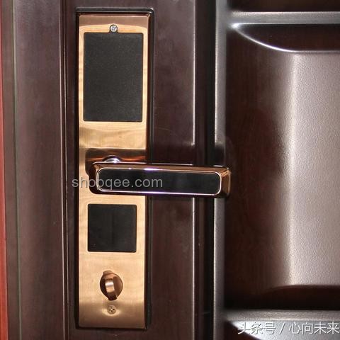 大學(xué)宿舍斷電斷網(wǎng)是好事還是壞事：全面分析及解決方案