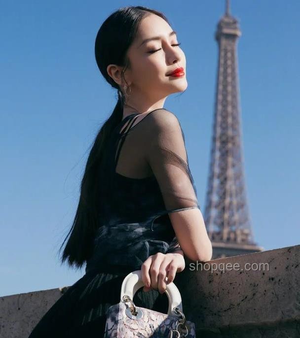 Angelababy不同年份出席巴黎時(shí)裝周對比分析