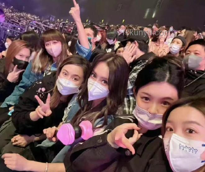 BLACKPINK演唱會(huì)偶遇明星家庭，如何禮貌互動(dòng)并保護(hù)隱私