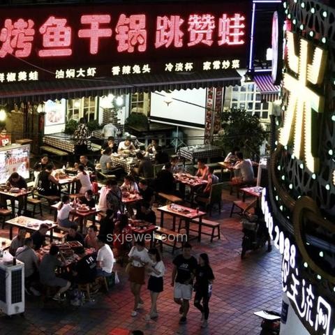 虛一直構(gòu)的烤魚之夜：麥田晚風中的溫馨記憶