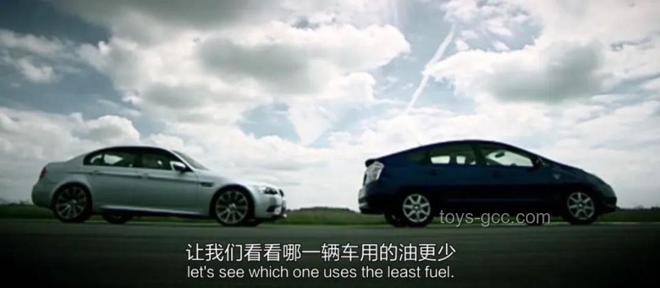 240萬粉絲軍火區(qū)UP主座駕揭秘：老李船長開什么車？