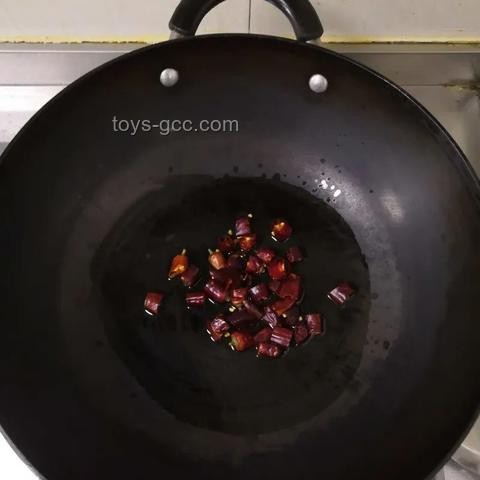 當(dāng)你想吃“熗炒包菜”，就把這部視頻翻出來的深度烹飪解析