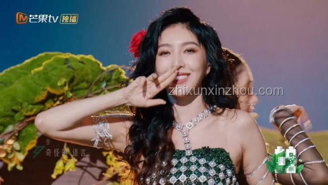 娛樂造型變革：馬思純羊毛卷發(fā)型引領(lǐng)37歲女星顏值回春趨勢(shì)