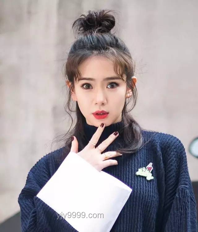 燙了羊毛卷的馬思純，顏值是否重回37歲巔峰期？