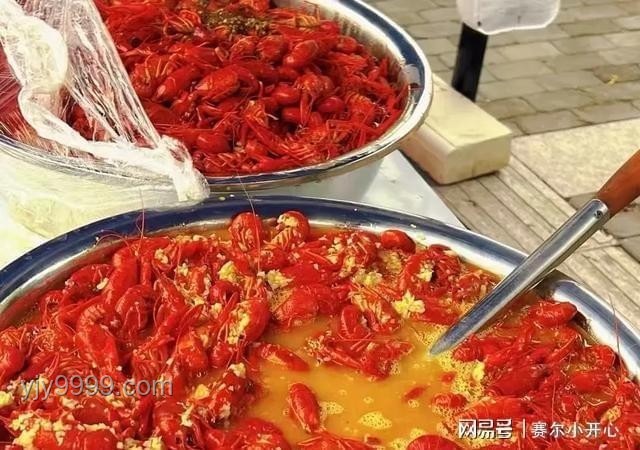 鄭州五星酒店擺攤賣鹵味，日入三萬，高端轉(zhuǎn)型新思考?