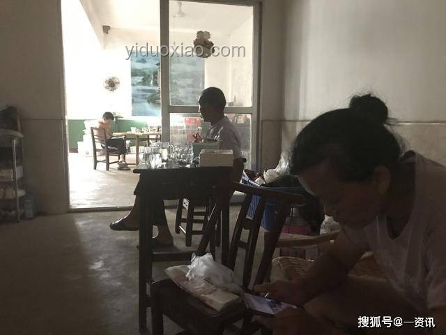中學(xué)時，那個全家離世的同學(xué)教會我的事????
